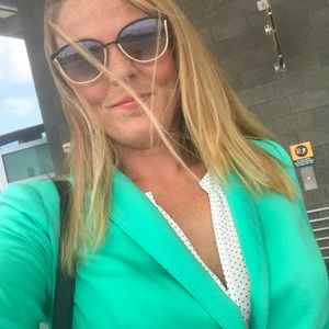 Meet your Posher, Megan